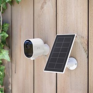 Arlo Pro 5S 2K with solar panel included